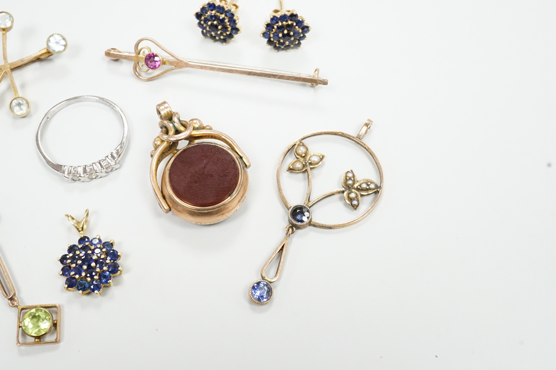 Mixed jewellery including a Victorian 9ct gold and chalcedony set spinning fob seal, a modern 9ct white gold and diamond ring, a sapphire set pendant and pair of ear studs, three other pendants and two brooches.